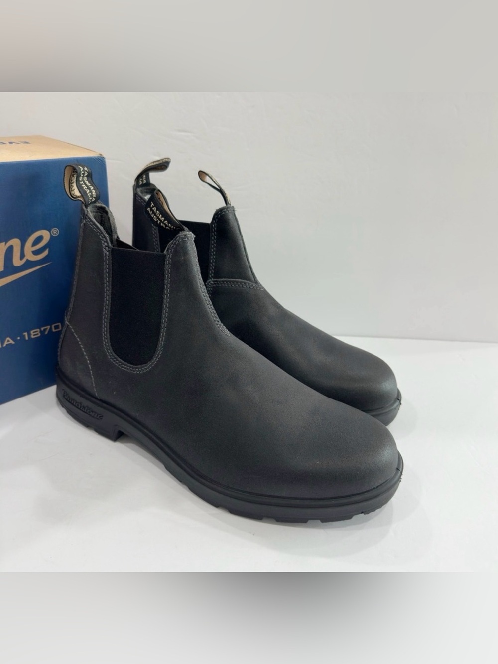 Blundstone 1910 Suede Leather Chelsea Ankle Boots